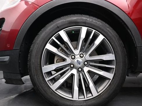 Used 2018 Ford Explorer Platinum AWD/4WD image 31