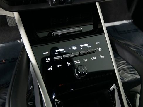 New 2026 Porsche Cayenne Coupe AWD/4WD image 28