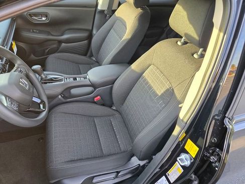 New 2026 Honda HR-V LX image 9