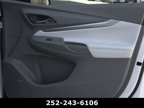 Used 2023 Chevrolet Bolt EUV Premier w/ Sun & Sound Package image 43