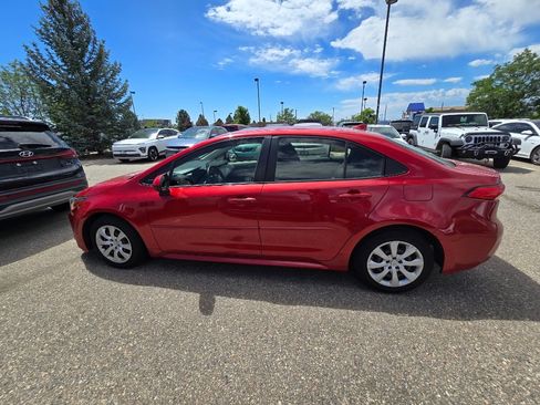 Used 2021 Toyota Corolla LE w/ Carpet Mat Package (TMS) FWD image 2