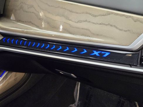 Used 2024 BMW ALPINA XB7 image 31