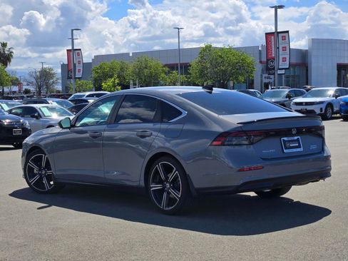 Used 2025 Honda Accord Sport image 5