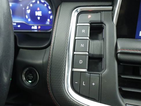 Used 2022 Chevrolet Tahoe RST w/ Luxury Package AWD/4WD image 32