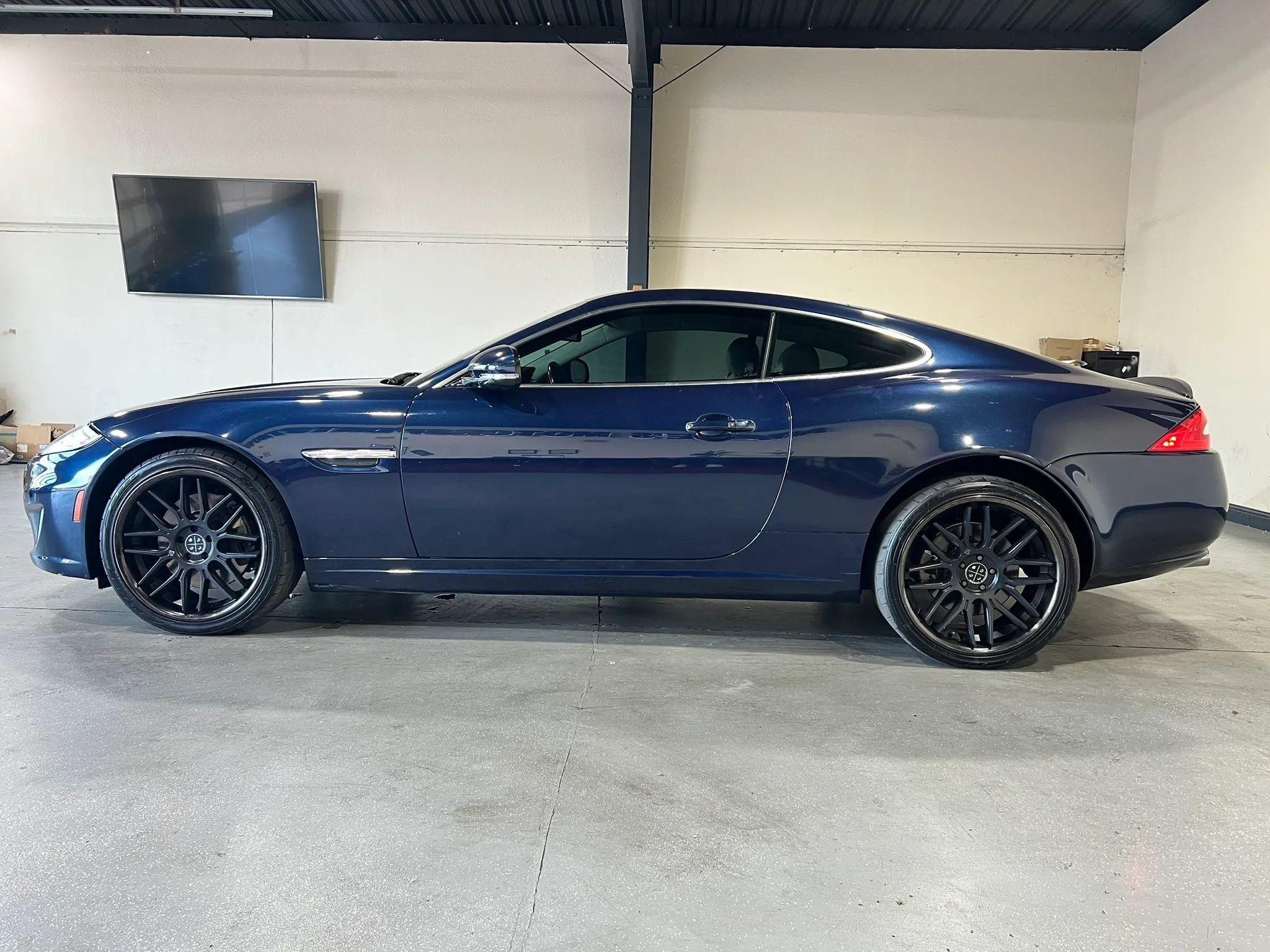 Used 2013 Jaguar XK Coupe RWD image 4
