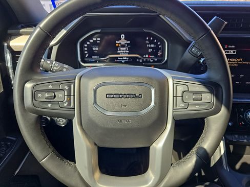 Used 2024 GMC Sierra 2500 Denali w/ Technology Package image 8