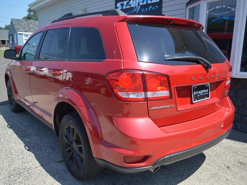 Used 2016 Dodge Journey SXT FWD image 3