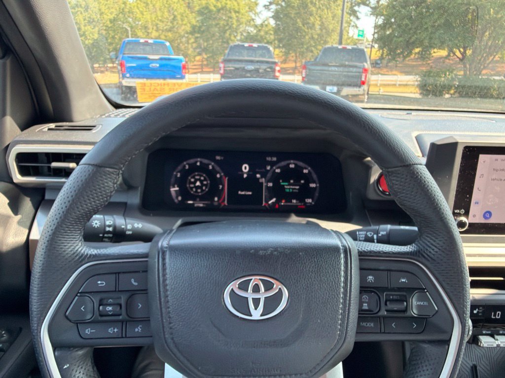 Used 2025 Toyota Tacoma TRD Off-Road AWD/4WD image 8