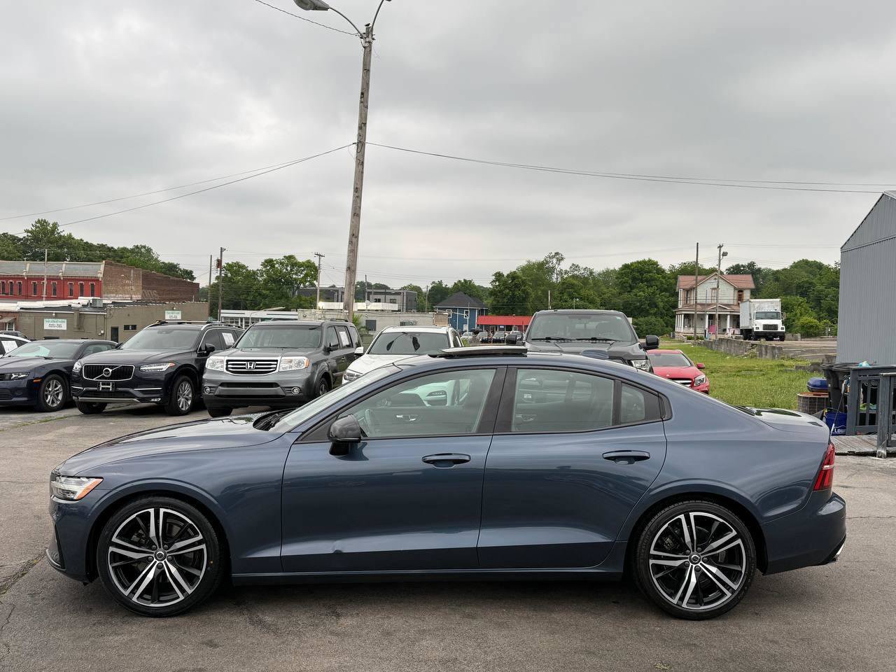 Used 2019 Volvo S60 T5 R-Design FWD image 7