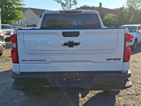 Used 2023 Chevrolet Silverado 1500 ZR2 w/ Technology Package AWD/4WD image 7