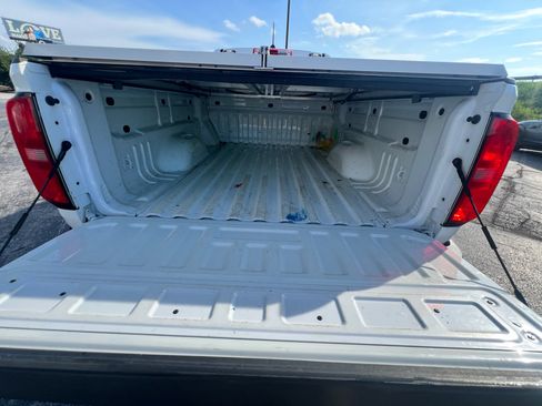 Used 2022 Chevrolet Colorado LT w/ Fleet Safety Package RWD image 13