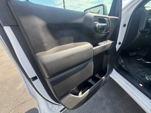 Used 2020 Chevrolet Silverado 1500 Custom w/ Custom Value Package RWD image 21