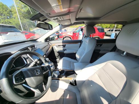 Used 2020 Honda CR-V Touring image 10