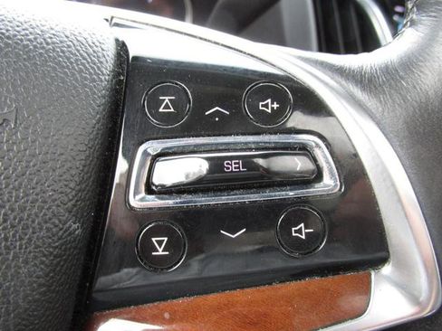 Used 2017 Cadillac Escalade Luxury image 14