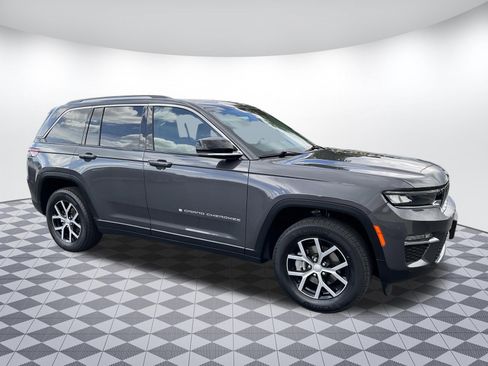 Used 2024 Jeep Grand Cherokee Limited AWD/4WD image 1