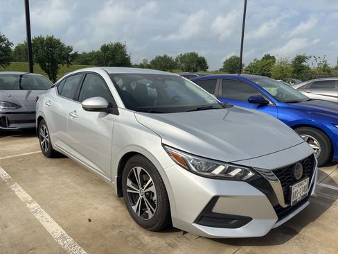 Used 2020 Nissan Sentra SV image 3