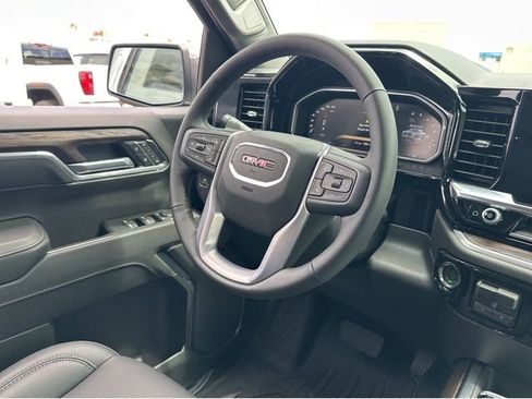 New 2026 GMC Sierra 1500 SLT AWD/4WD image 7