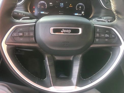 Used 2022 Jeep Grand Cherokee L Limited image 15