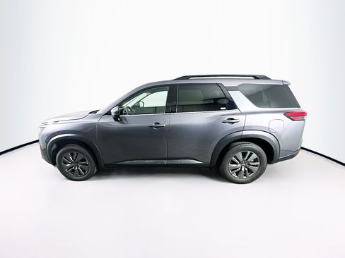 Used 2025 Nissan Pathfinder SV FWD image 4