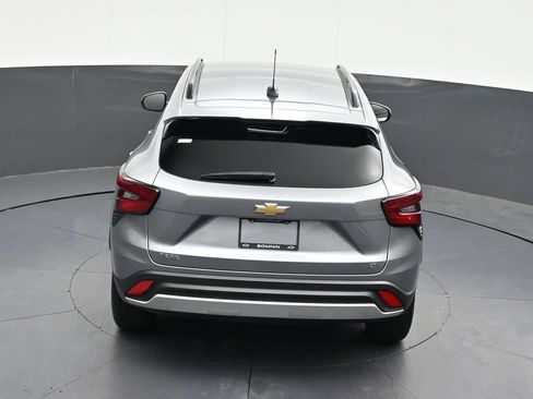 Used 2025 Chevrolet Trax LT FWD image 20