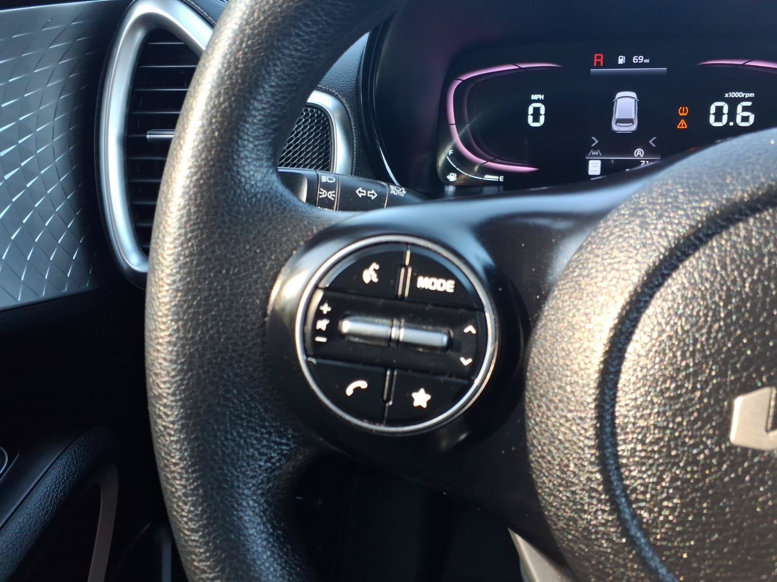 Used 2024 Kia Soul LX w/ LX Technology Package FWD image 21