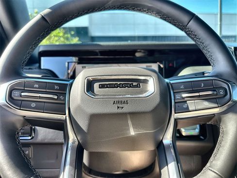 New 2026 GMC Yukon Denali w/ Sun & Power Step Package image 33