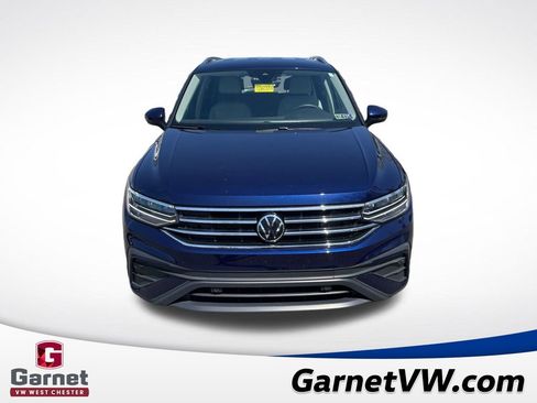 Certified 2024 Volkswagen Tiguan SE image 9