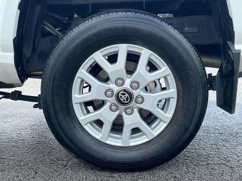 Used 2024 Toyota Tacoma SR w/ SR Upgrade Package AWD/4WD image 11