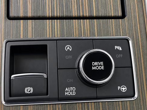 Used 2020 Lincoln Navigator L Black Label w/ Cargo Convenience Package AWD/4WD image 47