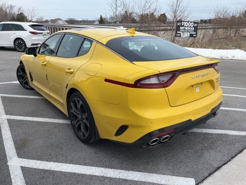 Used 2018 Kia Stinger GT2 image 3