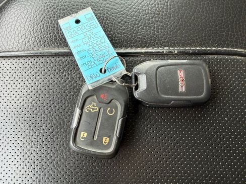 Used 2023 GMC Sierra 3500 Denali w/ Denali Ultimate Package image 38