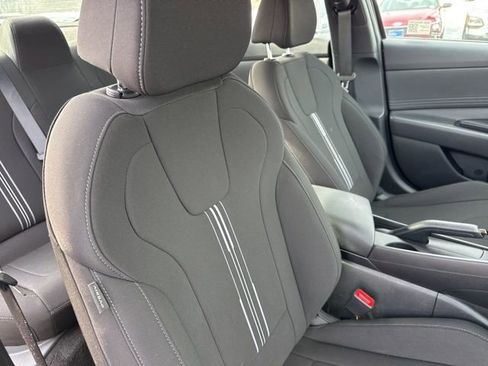 Certified 2025 Hyundai Elantra Sport image 26
