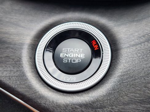 New 2025 Jeep Grand Cherokee Overland w/ Luxury Tech Group IV image 22