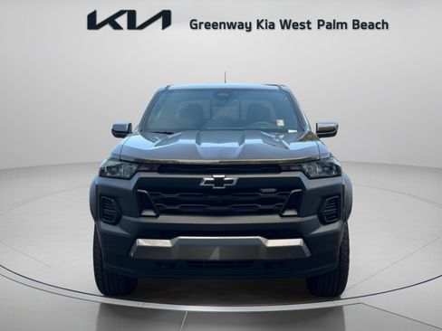 Used 2025 Chevrolet Colorado Trail Boss AWD/4WD image 2