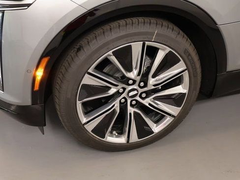 New 2026 Cadillac Lyriq Signature Luxury image 5