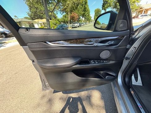 Used 2019 BMW X6 sDrive35i w/ M Sport Package RWD image 31