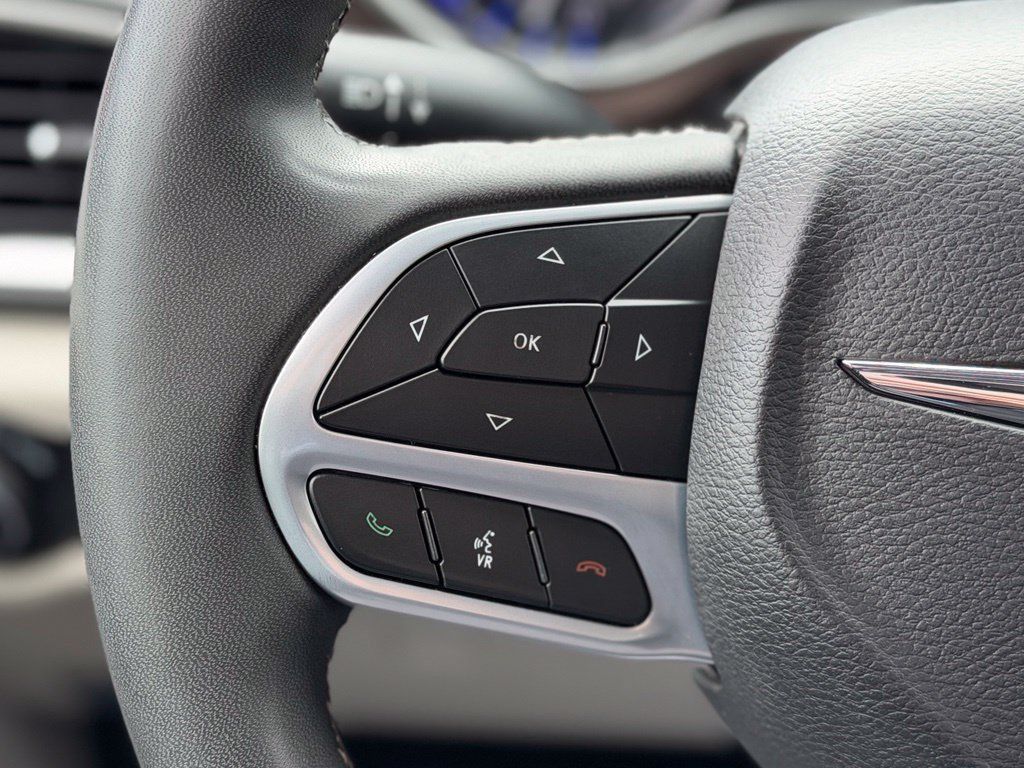 Used 2023 Chrysler Voyager LX FWD image 11