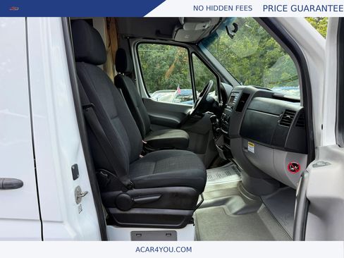 Used 2015 Mercedes-Benz Sprinter 2500 image 11