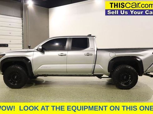 Used 2024 Toyota Tacoma SR5 AWD/4WD image 5