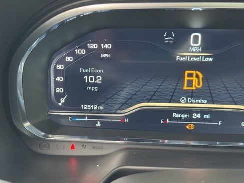 Used 2024 GMC Yukon XL SLT w/ SLT Luxury Package image 17