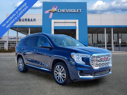 Used 2023 GMC Terrain Denali w/ Denali Premium Package AWD/4WD image 3