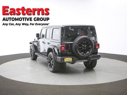 Used 2025 Jeep Wrangler Unlimited Sahara AWD/4WD image 61