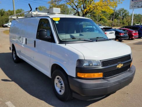 Used 2019 Chevrolet Express 3500 Extended w/ Driver Convenience Package image 14