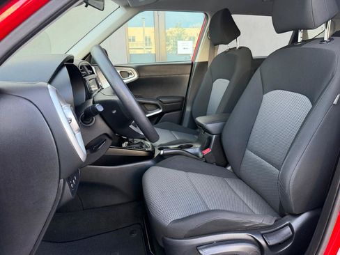 Used 2023 Kia Soul LX FWD image 21