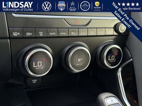 Used 2019 Jaguar E-PACE SE image 19