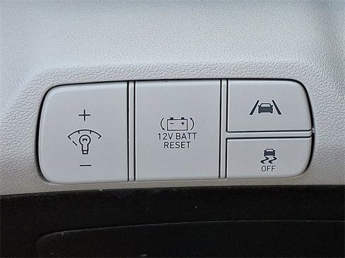 Certified 2022 Hyundai Elantra Limited w/ Cargo Package image 26