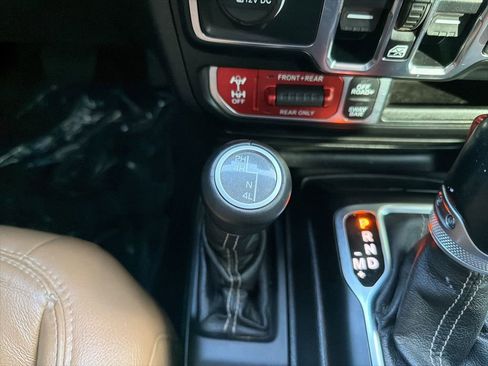 Used 2020 Jeep Gladiator Rubicon AWD/4WD image 34