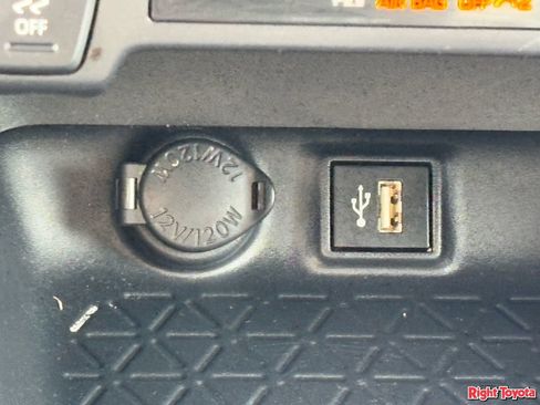 Certified 2025 Toyota RAV4 XLE image 28