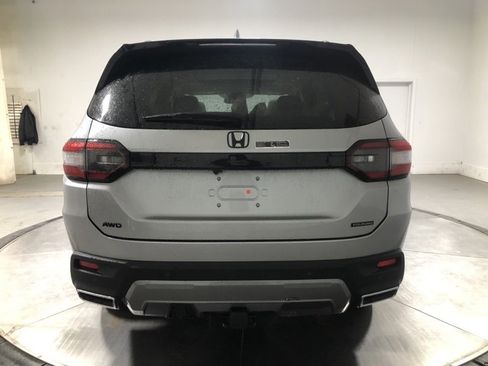 New 2026 Honda Pilot Touring image 6