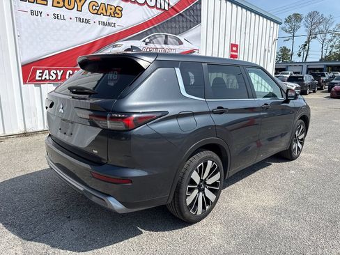 Used 2025 Mitsubishi Outlander SE FWD image 8